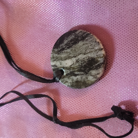 Necklace (Ireland) - Picture 2 of 4